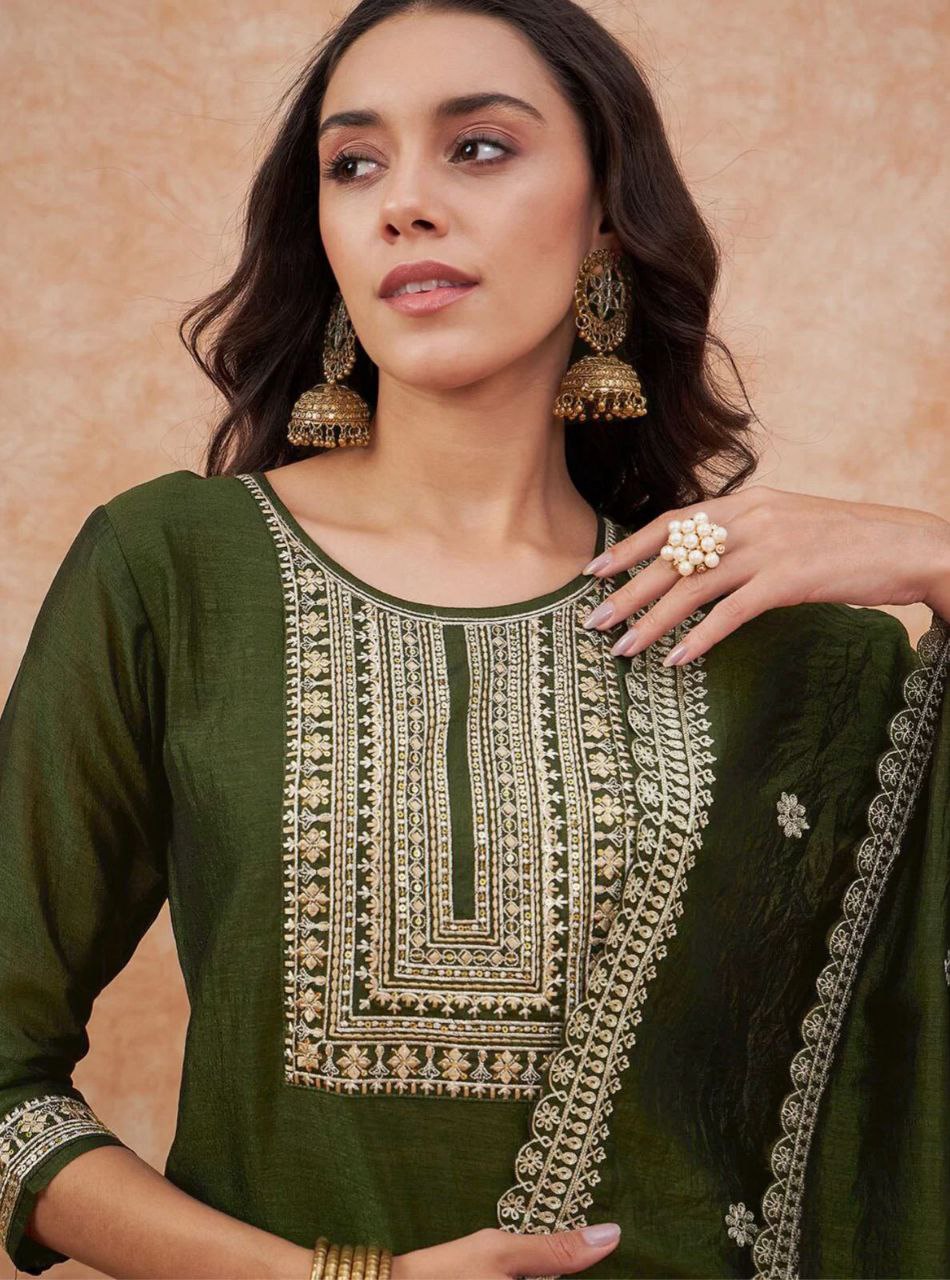 dark green embroidered salwar suit set (3-piece set)
