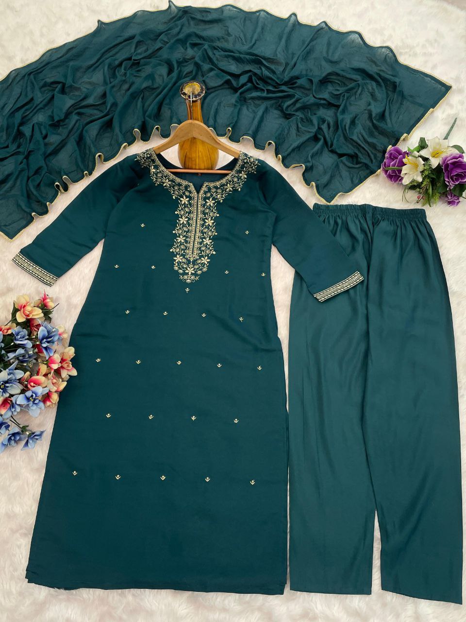 teal green embroidered salwar suit set (3-piece set)